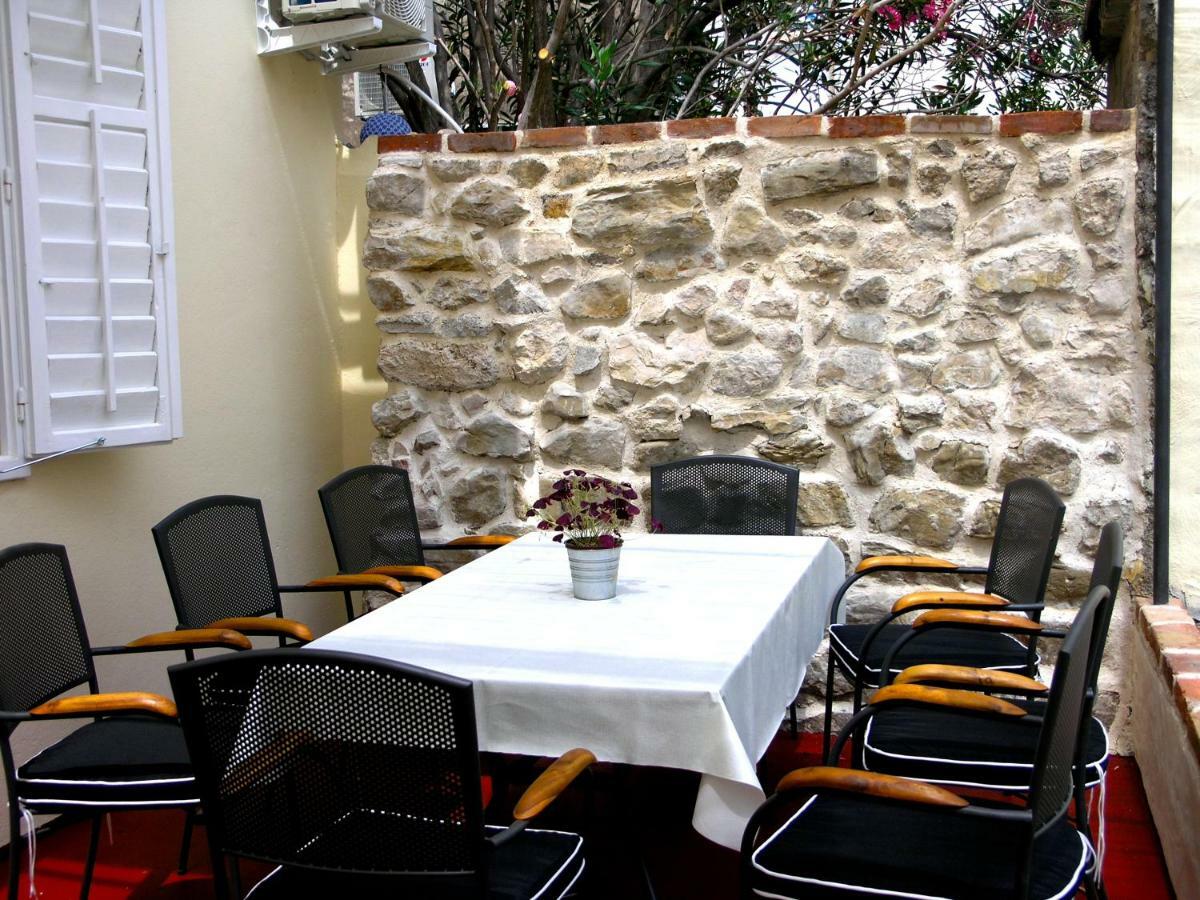Holiday Home Lija Center Rab Town Esterno foto