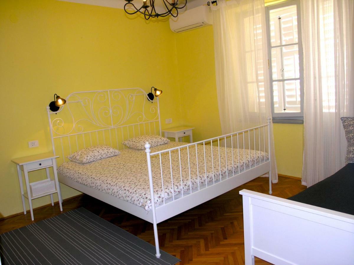Holiday Home Lija Center Rab Town Esterno foto