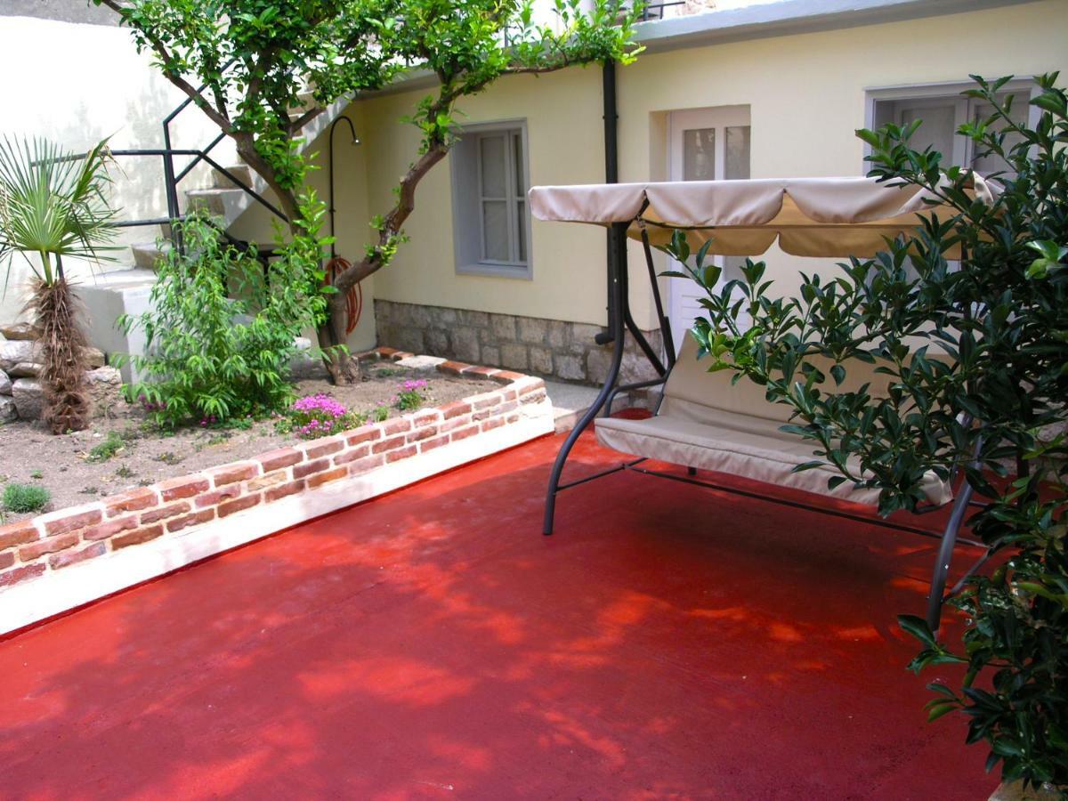 Holiday Home Lija Center Rab Town Esterno foto
