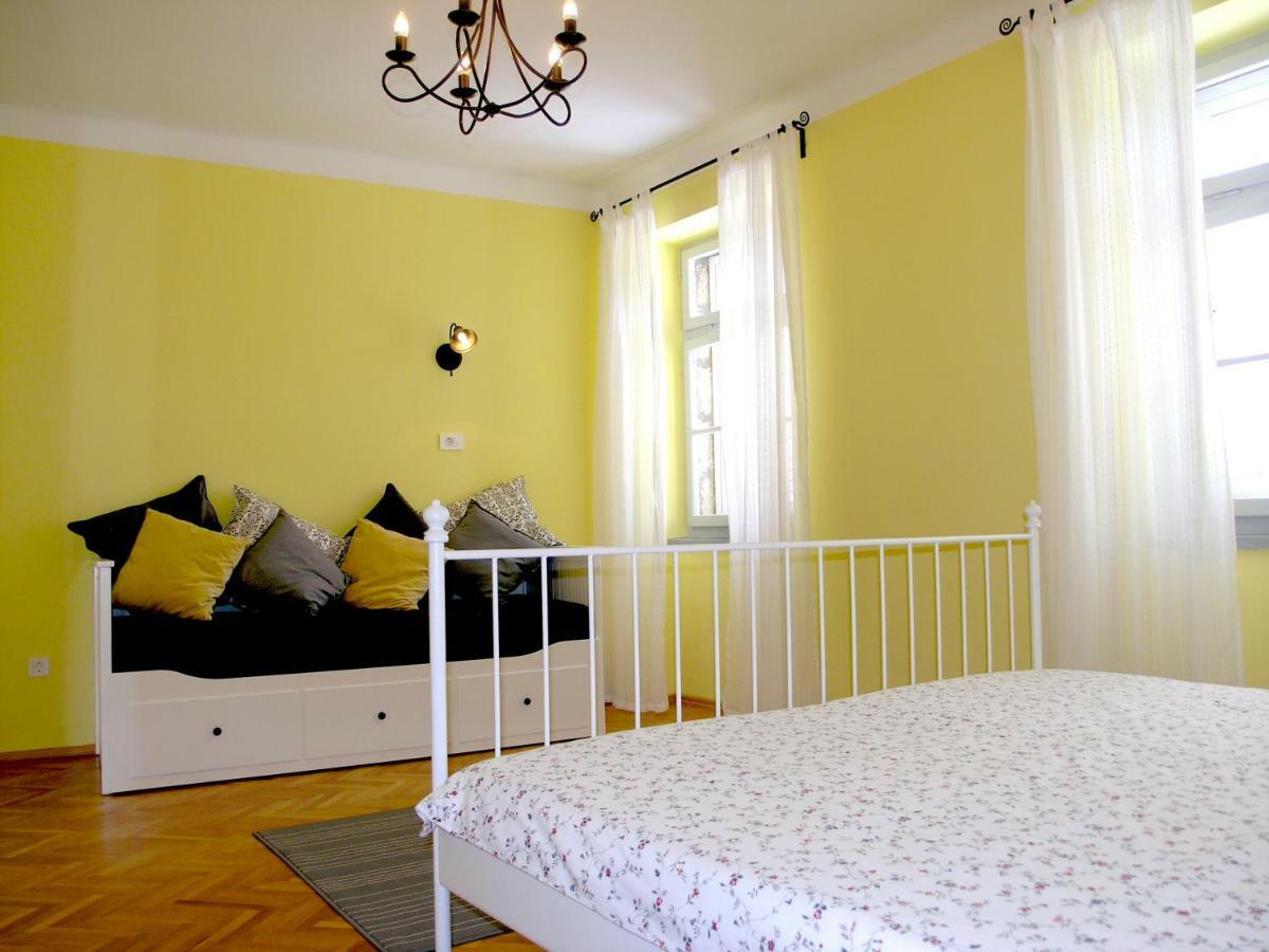Holiday Home Lija Center Rab Town Esterno foto