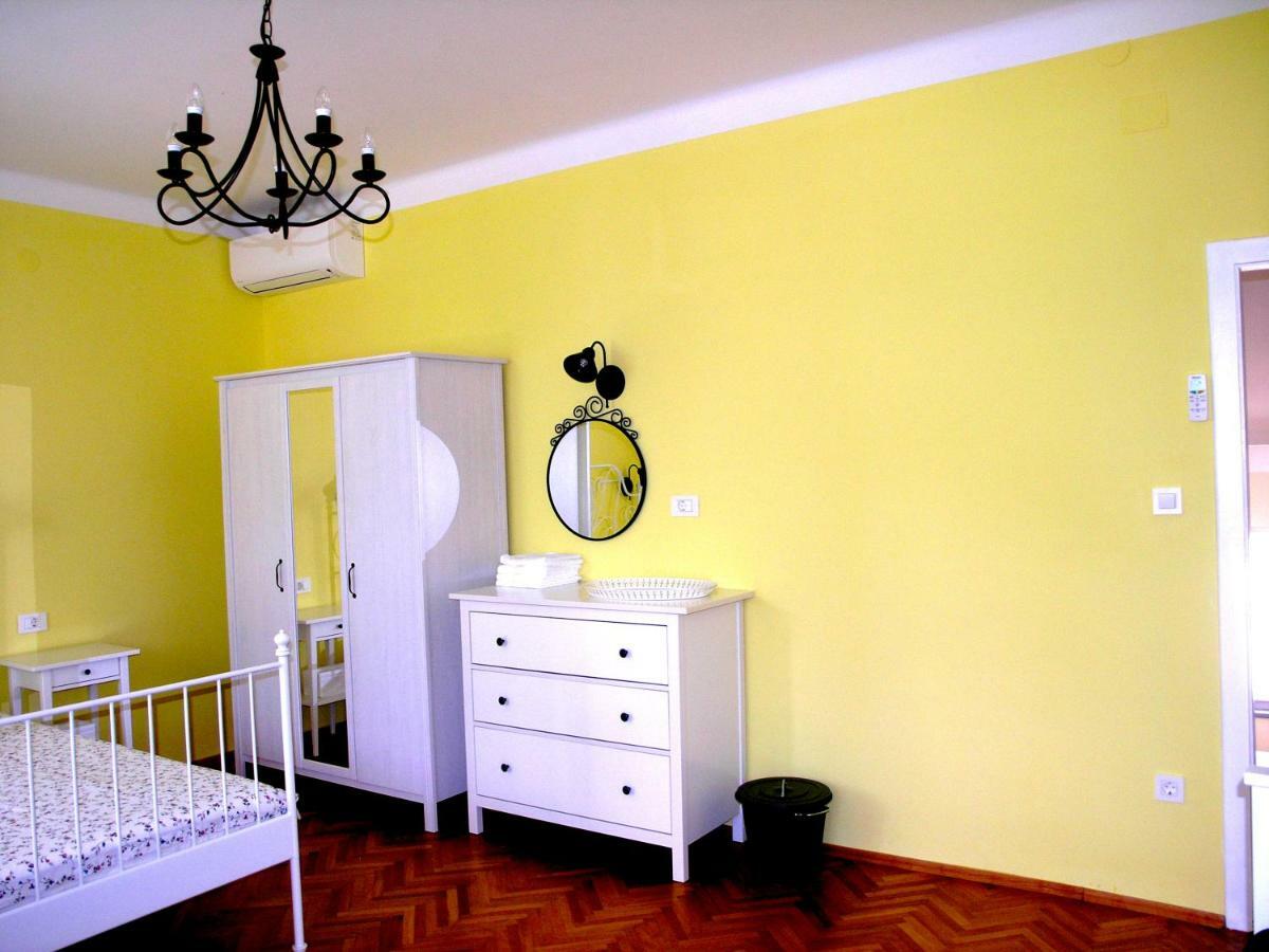 Holiday Home Lija Center Rab Town Esterno foto