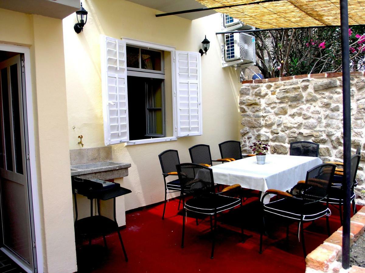 Holiday Home Lija Center Rab Town Esterno foto