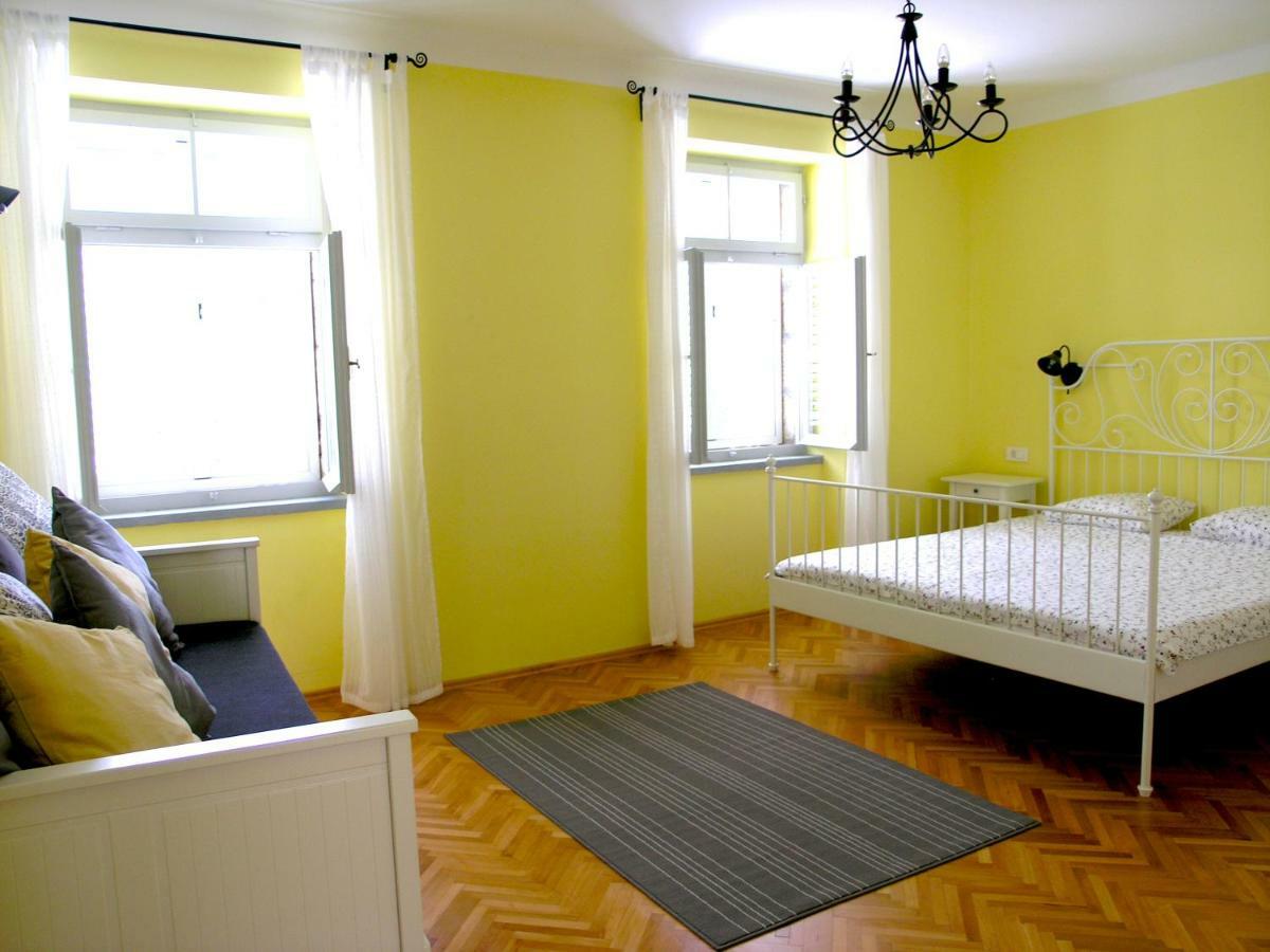 Holiday Home Lija Center Rab Town Esterno foto