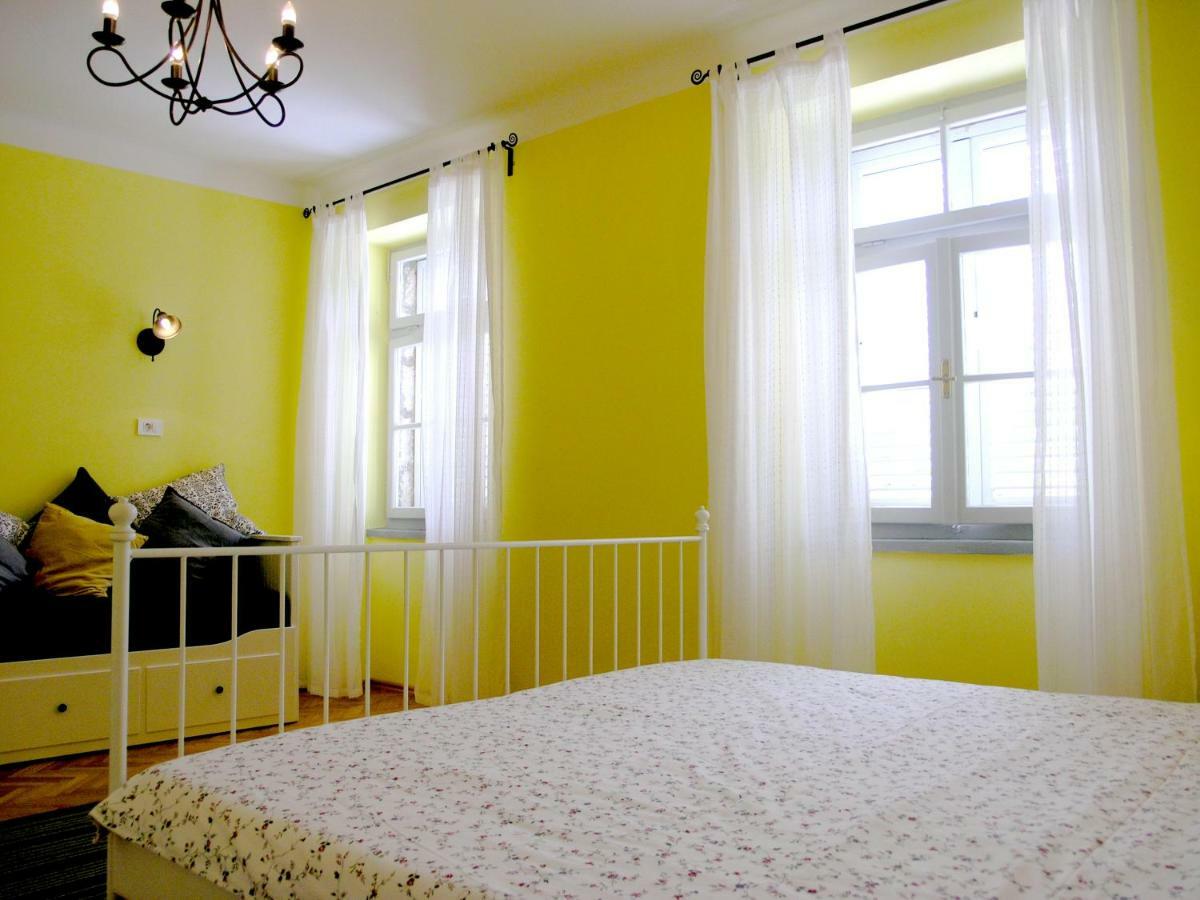 Holiday Home Lija Center Rab Town Esterno foto