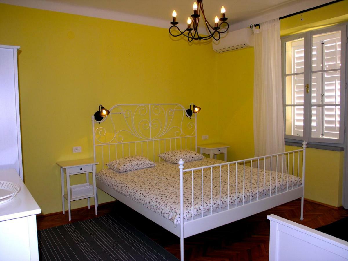 Holiday Home Lija Center Rab Town Esterno foto